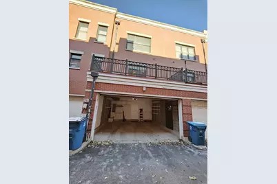 819 W Village Court, Chicago, IL 60608 - Photo 3