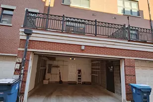 819 W Village Ct, Chicago, IL 60608 - Photo 3