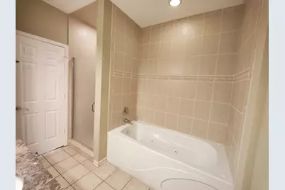 819 W Village Court, Chicago, IL 60608 - Photo 15