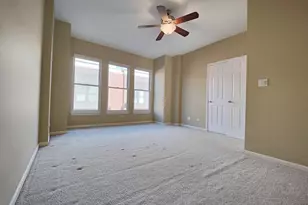 819 W Village Ct, Chicago, IL 60608 - Photo 13