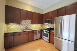 819 W Village Ct, Chicago, IL 60608 - Photo 5