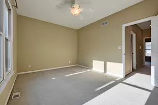 819 W Village Ct, Chicago, IL 60608 - Photo 11