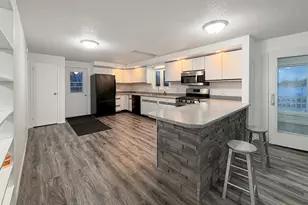 7980 E Ridott Rd, Ridott, IL 61067 - Photo 9