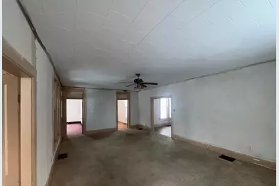 305 W Main Street, Oakland, IL 61943 - Photo 9