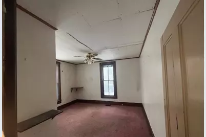 305 W Main Street, Oakland, IL 61943 - Photo 13