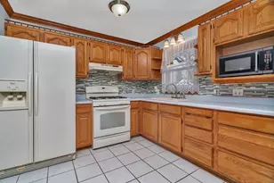 334 Hemlock Ave, Romeoville, IL 60446 - Photo 7