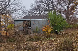 1872 Shady Crest St, Decatur, IL 62521 - Photo 9