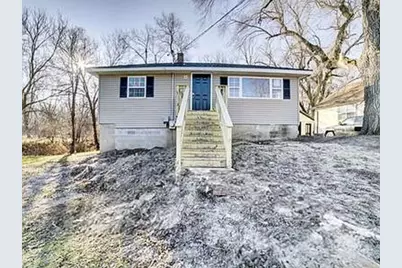 379 W North Street, Watseka, IL 60970 - Photo 1