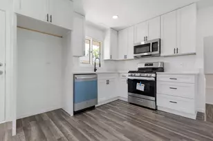 1750 W Woodland Ave, Addison, IL 60101 - Photo 7