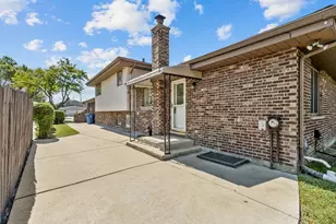 1750 W Woodland Ave, Addison, IL 60101 - Photo 21