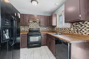 17781 Yale Ln, Country Club Hills, IL 60478 - Photo 7