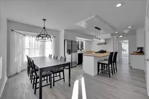 650 N View St, Hinckley, IL 60520 - Photo 3