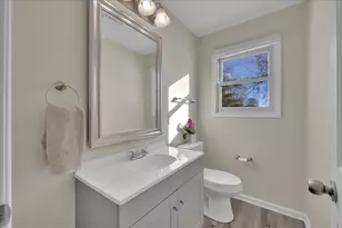 650 N View St, Hinckley, IL 60520 - Photo 15