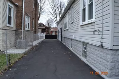 10311 S Calhoun Avenue #1R, Chicago, IL 60617 - Photo 15