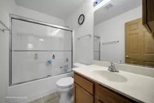 369 Vaughn Cir, Aurora, IL 60502 - Photo 33