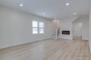 924 Lenox Ave, Waukegan, IL 60085 - Photo 9