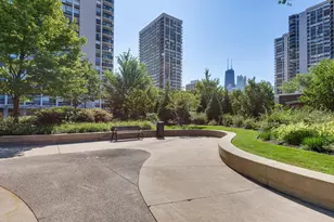 1560 N Sandburg Terrace, Chicago, IL 60610 - Photo 19