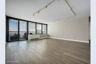 1560 N Sandburg Terrace #4104, Chicago, IL 60610 - Photo 3