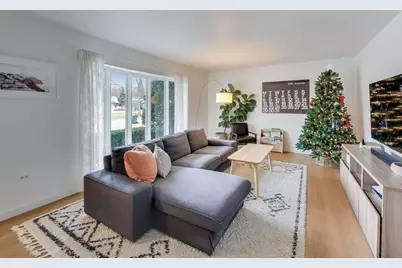 21061 W Marion Avenue, Mundelein, IL 60060 - Photo 5