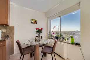 7033 N Kedzie Ave, Chicago, IL 60645 - Photo 9