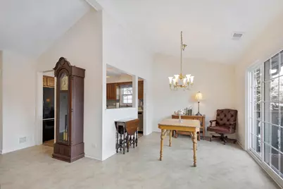 1907 Gresham Circle #D, Wheaton, IL 60189 - Photo 7