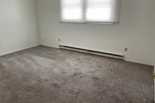 650 N 11th St, Dekalb, IL 60115 - Photo 3