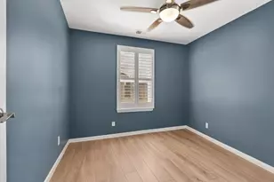 843 Lexington Cir E, Des Plaines, IL 60016 - Photo 29