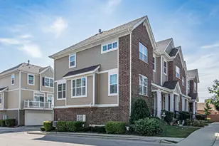 843 Lexington Cir E, Des Plaines, IL 60016 - Photo 19