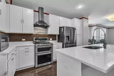 843 Lexington Circle E, Des Plaines, IL 60016 - Photo 3