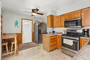 177 Shady Ln, Bolingbrook, IL 60440 - Photo 9