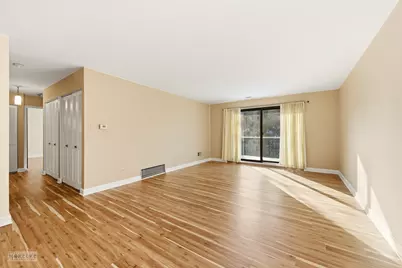 7502 Farmingdale Drive #206, Darien, IL 60561 - Photo 5
