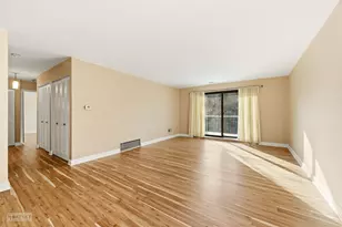 7502 Farmingdale Dr, Darien, IL 60561 - Photo 5