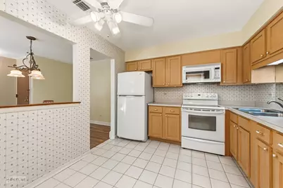 7502 Farmingdale Drive #206, Darien, IL 60561 - Photo 9