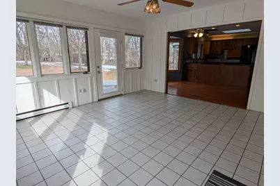 684 Sioux Drive, Freeport, IL 61032 - Photo 9