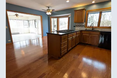 684 Sioux Drive, Freeport, IL 61032 - Photo 7