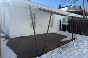 912 W Olive St, Decatur, IL 62526 - Photo 5