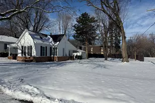 912 W Olive St, Decatur, IL 62526 - Photo 3