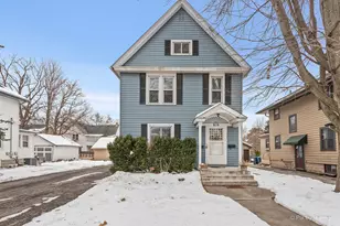 810 W Galena Blvd, Aurora, IL 60506 - Photo 1