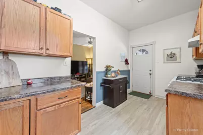 810 W Galena Boulevard, Aurora, IL 60506 - Photo 7