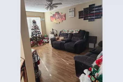 357 E Clay Street, El Paso, IL 61738 - Photo 5