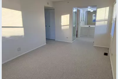 [Address not provided], Hoffman Estates, IL 60169 - Photo 9