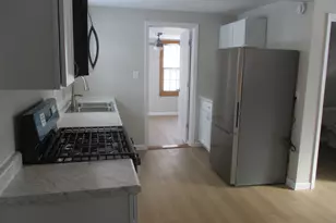 918 W Vine St, Champaign, IL 61821 - Photo 5