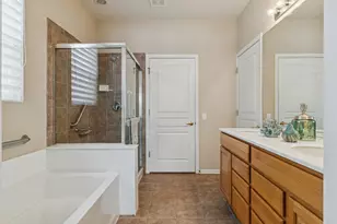 2659 Venetian Ln, Elgin, IL 60124 - Photo 13