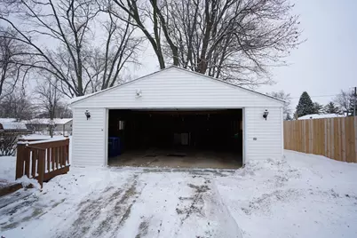 615 Best Avenue, Dekalb, IL 60115 - Photo 3