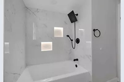 13921 S Manistee Avenue, Burnham, IL 60633 - Photo 7