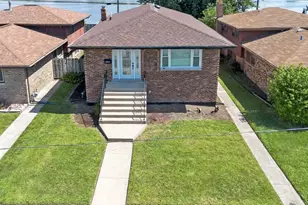 13921 S Manistee Ave, Burnham, IL 60633 - Photo 1