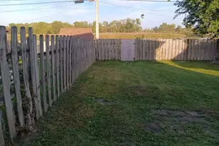 13921 S Manistee Ave, Burnham, IL 60633 - Photo 15