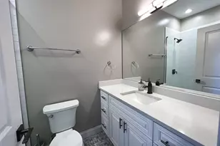 1744 W Winnemac Ave, Chicago, IL 60640 - Photo 17