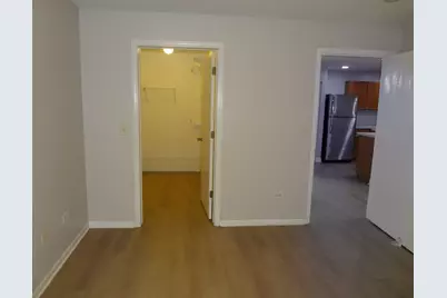 2013 Silverstone Drive #2013, Carpentersville, IL 60110 - Photo 9