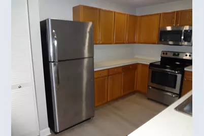 2013 Silverstone Drive #2013, Carpentersville, IL 60110 - Photo 3